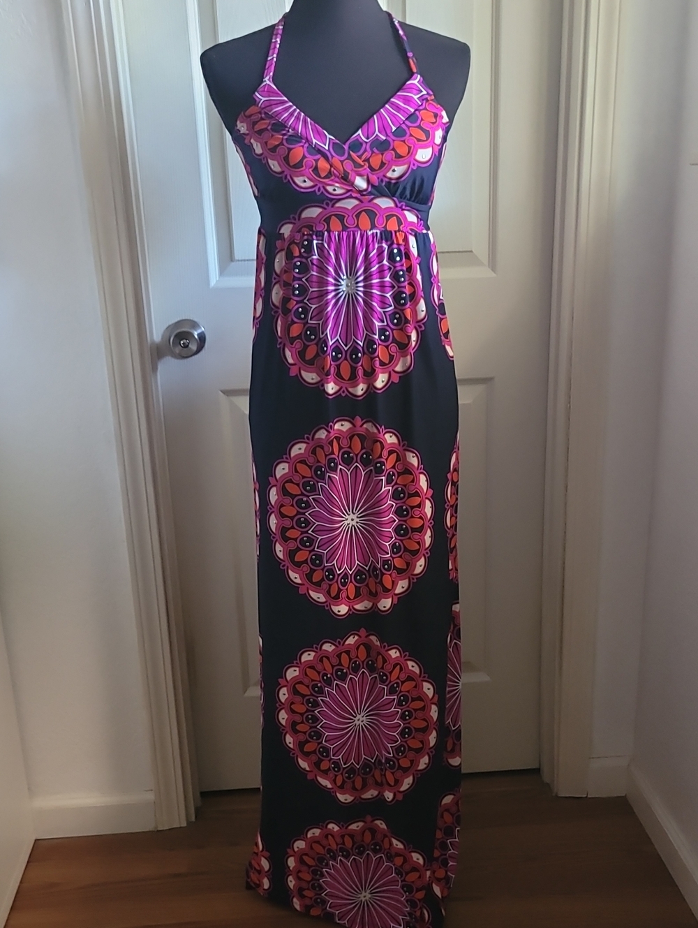 Halter Maxi Dress in Pink & NAVY BLUE WITH Medallion Print SIZE S NEW STRETCHY